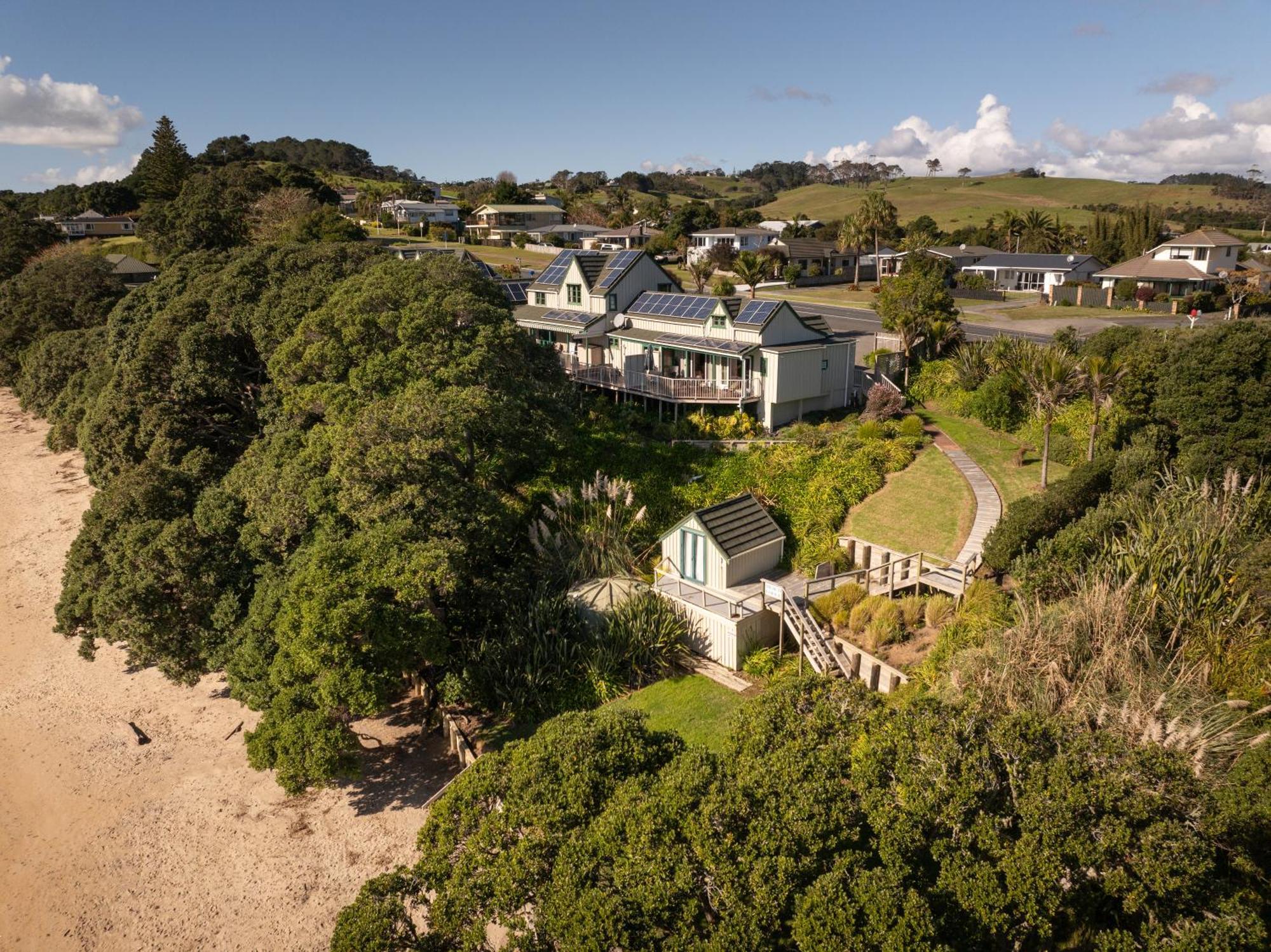 Sunlit Bay Villas Coopers Beach Exterior photo
