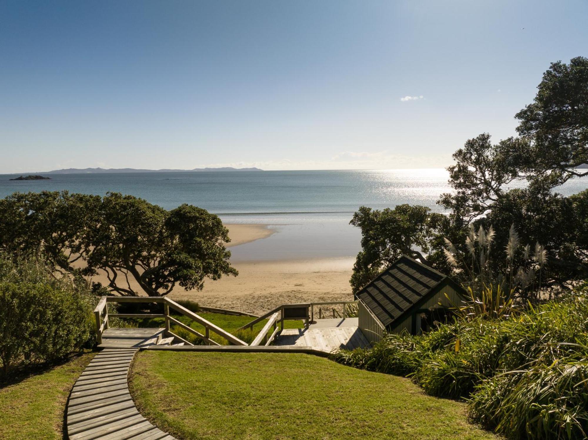 Sunlit Bay Villas Coopers Beach Exterior photo
